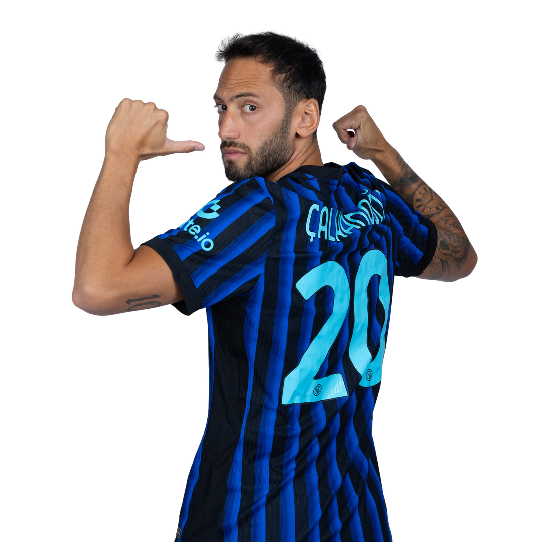 Hakan Çalhanoğlu önden portre, Türkiye millî takımı